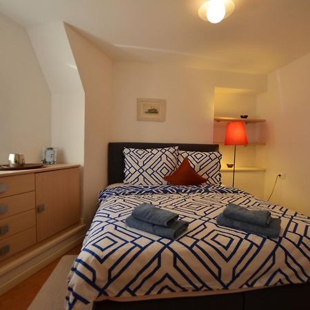 Stella 2 Sea View Apartment 로비니 외부 사진