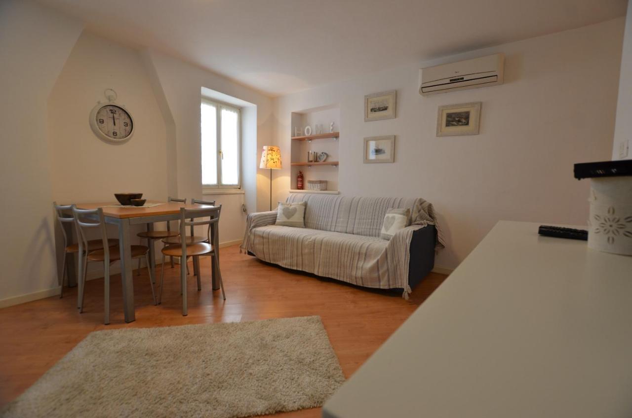 Stella 2 Sea View Apartment 로비니 외부 사진