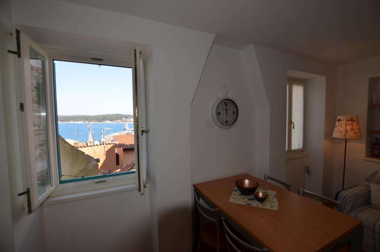 Stella 2 Sea View Apartment 로비니 외부 사진